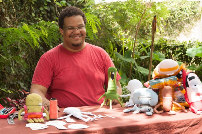Fábio Sousa, o Tio.Faso, designer e fazedor de boneco de pano. Uma alma criativa! Fábio Sousa, o Tio.Faso, designer e fazedor de boneco de pano. Uma alma criativa!